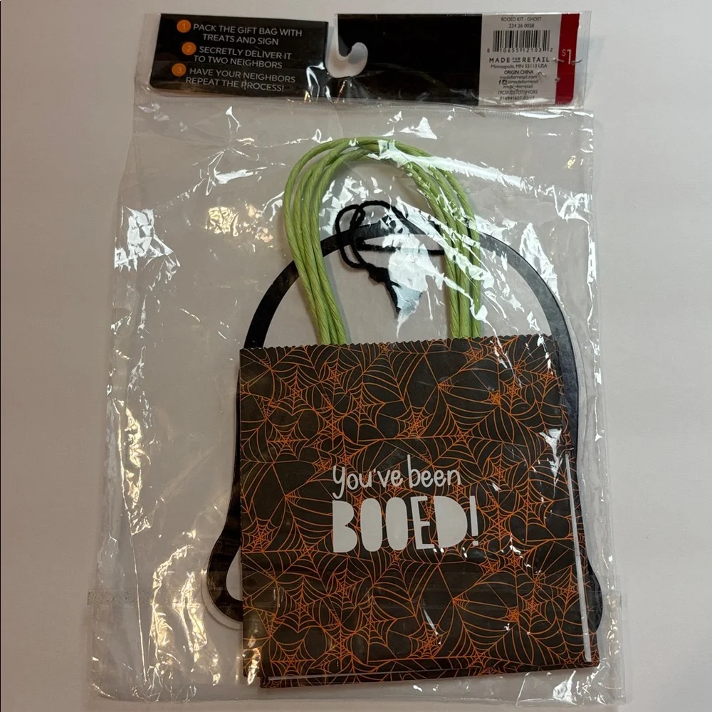 Papyrus Halloween Pop-Up Greeting Card, 2 Vampire mobile Cards, 2 Treat Bags
